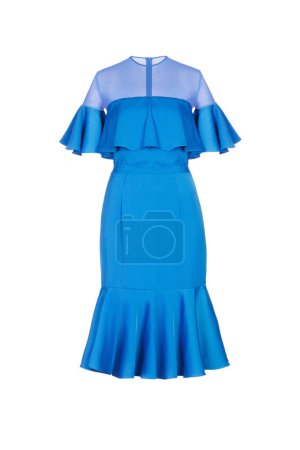 Téléchargez les photos : Petite robe bleue isolée sur fond blanc - en image libre de droit