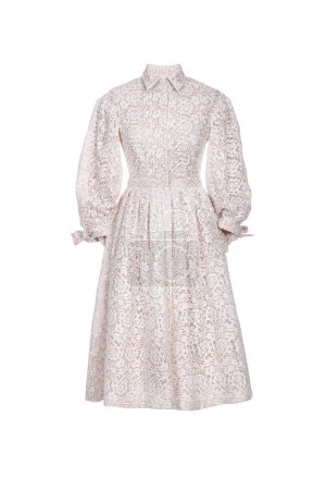 Téléchargez les photos : Belle robe élégante blanche isolée sur fond blanc - en image libre de droit