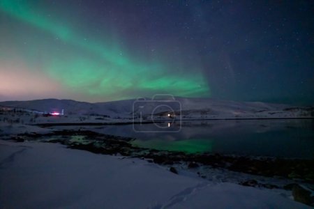 Téléchargez les photos : Aurora borealis, aurores boréales en tromso, nord - en image libre de droit