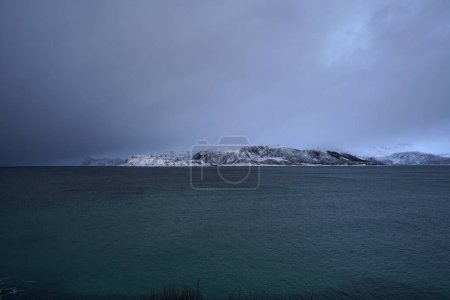 Foto de Hermoso paisaje de invierno naturaleza en tromso - Imagen libre de derechos