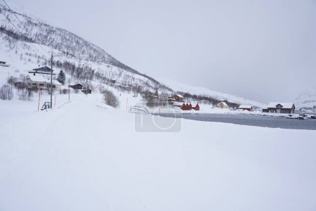 Foto de Paisaje natural nevado vista en tromso, norway - Imagen libre de derechos