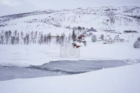 Foto de Paisaje natural nevado vista en tromso, norway - Imagen libre de derechos