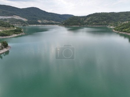 Foto de Vista aérea de la presa de agua, andanada - Imagen libre de derechos