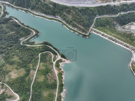 Téléchargez les photos : Vue aérienne du barrage d'eau - en image libre de droit