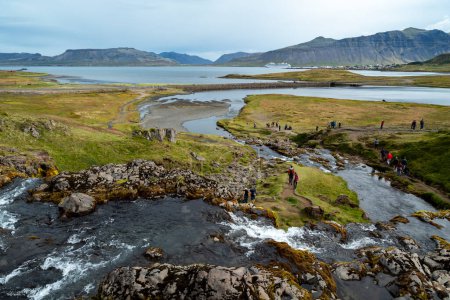 Foto de Impresionante paisaje montaña naturaleza el juego de tronos serie lugar en Islandia. 19 de agosto de 2023 - Imagen libre de derechos