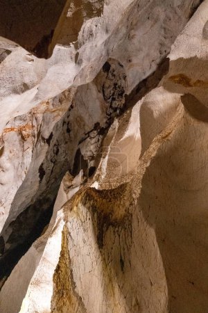 Téléchargez les photos : Grotte d'oylat dans la province de Bursa dinde - en image libre de droit