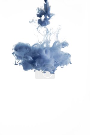 Foto de Color azul que fluye en formas de humo, movimiento abstracto liso por pintura acrílica - Imagen libre de derechos