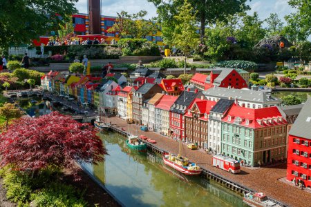 Téléchargez les photos : Billund, Danemark - 16 Juin 2023 : Parc d'attractions de Legoland au Danemark. - en image libre de droit