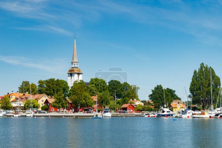 Una vista sobre Mariefred en Suecia en verano