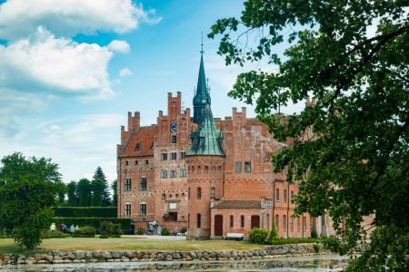 Castillo de Egeskov en la isla de Funen en Dinamarca
