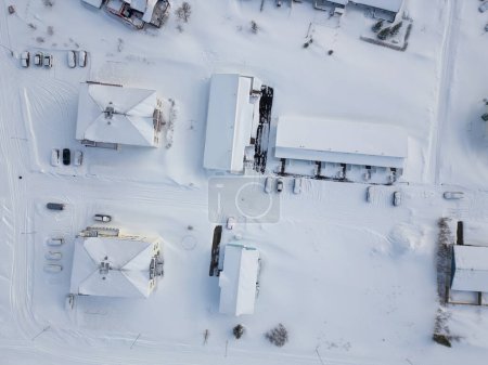 vue aérienne de la ville de Dalvik à Eyjafjordur dans le nord de l'Islande par une journée d'hiver