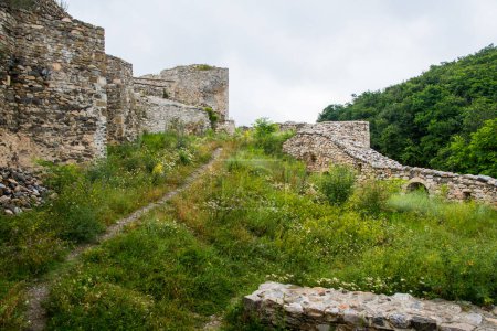 Las murallas del castillo de Prizren en Kosovo