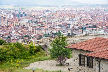 Vista de la ciudad de Prizren en Kosovo en los Balcanes