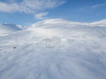 Luftaufnahme des Skigebiets Boggvistadafjall in Dalvik im Norden Islands
