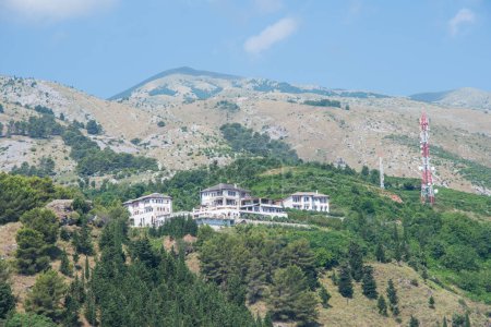 Vista sobre la ciudad de Gjirokaster en albania