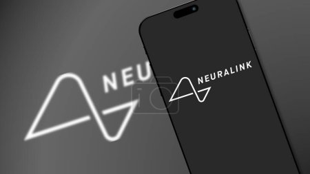 Téléchargez les photos : Istanbul, Turquie - 7 février 2024 : Logo de la marque Nauralink sur l'écran du smartphone. Neuralink est une entreprise spécialisée dans l'interface cerveau-machine des technologies IMC. - en image libre de droit