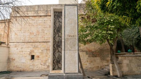 Foto de Gaziantep, Turquía - 15 de octubre de 2022 - Monumento a los Mártires de Gaziantep, Sehitler Abidesi en turco. Honra a las valientes almas que sacrificaron sus vidas por la libertad de Turquía - Imagen libre de derechos