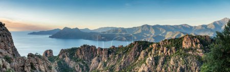 Téléchargez les photos : Paysage avec Calanques de Piana, Corse, France - en image libre de droit
