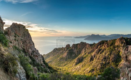 Téléchargez les photos : Paysage avec Calanques de Piana, Corse, France - en image libre de droit