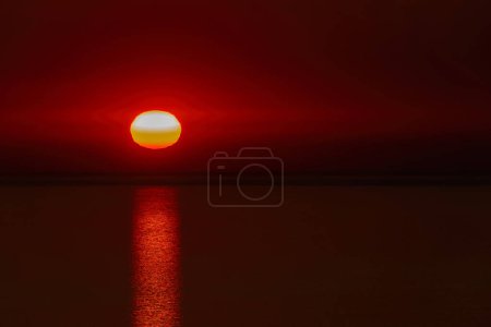 Téléchargez les photos : Coucher de soleil avec Plage du Sagnone, Corse, France - en image libre de droit