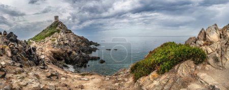 Téléchargez les photos : Côtes Rocheuses. Iles Sanguinaires et Tour de Parata en Corse - en image libre de droit