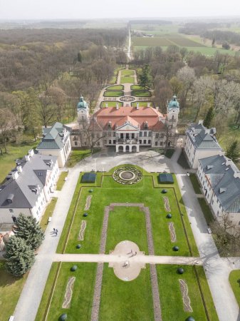 Kozlowka, Polen, Museum im Kozlowka Zamoyskich. Ein voller Park