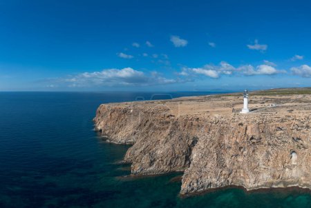 Luftaufnahme des Cap de Barbaria und des Leuchtturms auf der Insel Formentera