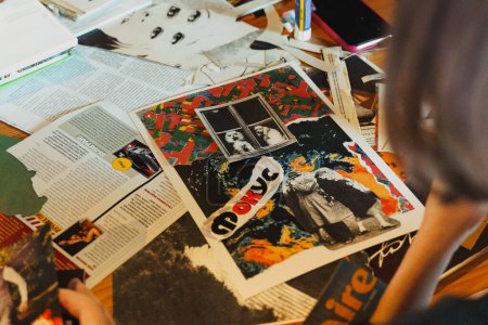 Téléchargez les photos : Planches d'humeur art et artisanat de découpes de magazine - en image libre de droit