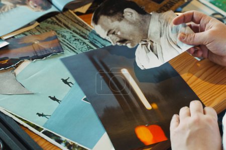 Téléchargez les photos : Planches d'humeur art et artisanat de découpes de magazine - en image libre de droit