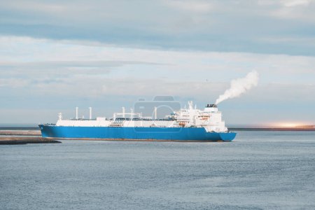 Contaminación del aire por gases de escape de buques cisterna de GNL Emisión