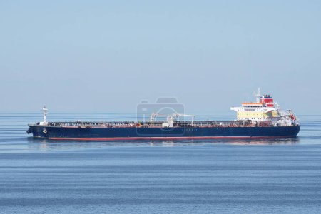 VLCC Very Large Crude Oil Carrier Tanker Ship Vessel Designed For Fossil Liquid Cargo Transportation