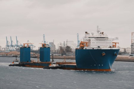 Halb tauchfähiger Schwergutschiffträger für den trockenen Transport