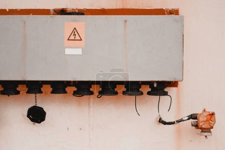 Anschlussdose mit Steckdosen für Kühlcontainer