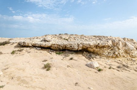 Téléchargez les photos : Limestone hillocks at Purple Island at Al Khor in Qatar - en image libre de droit