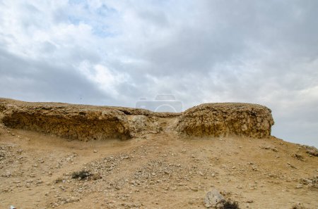 Téléchargez les photos : Limestone hillocks at Purple Island at Al Khor in Qatar - en image libre de droit