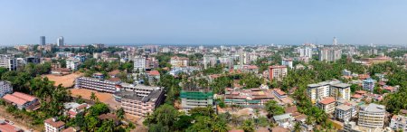 Foto de Vista aérea de la ciudad verde y limpia de Mangalore situada en la costa oeste de la India - Imagen libre de derechos