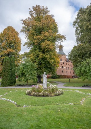 Téléchargez les photos : Vue du célèbre château suédois Gripsholm du 16ème siècle situé à Mariefred Sodermanland Suède. - en image libre de droit
