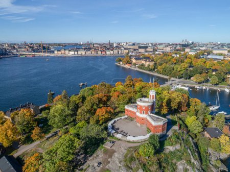 Téléchargez les photos : Belle citadelle historique de Kastellet sur l'îlot Kastellholmen dans le centre de Stockholm Suède. - en image libre de droit