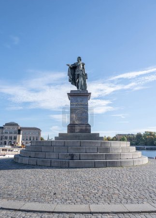 Téléchargez les photos : Stockholm Suède 27.09.2021 Monument au roi Gustav III à Stockholm, roi de Suède de 1771 jusqu'à son assassinat en 1792. - en image libre de droit
