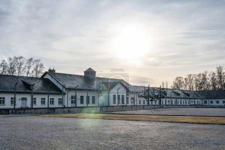 Téléchargez les photos : Bâtiments du camp de concentration de Dachau en Allemagne. - en image libre de droit