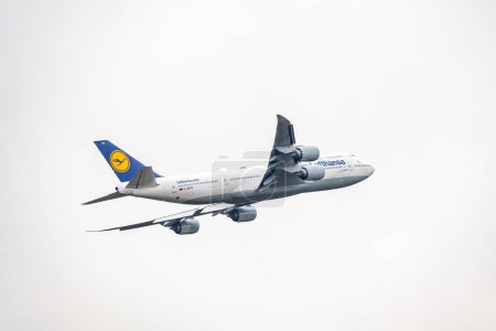 Téléchargez les photos : Francfort Allemagne 11.08.19 Lufthansa Boeing 747-830 - Départ B748 à l'aéroport de Fraport D-ABYD. - en image libre de droit