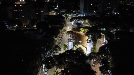 Téléchargez les photos : Images Aériennes du Centre-Ville De Betim Minas Gerais Brésil Noël - en image libre de droit