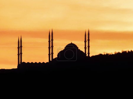 Illustration for Silhouette of Camlica mosque in istanbul - Royalty Free Image