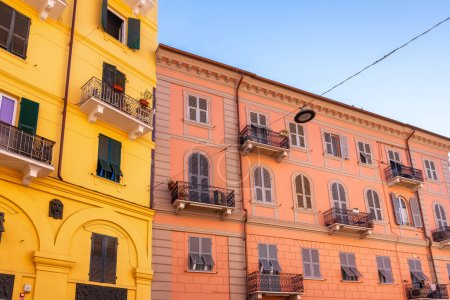 Téléchargez les photos : Colorful Residential Apartment Homes in Downtown Streets of La Spezia, Italy. Sunny Morning - en image libre de droit