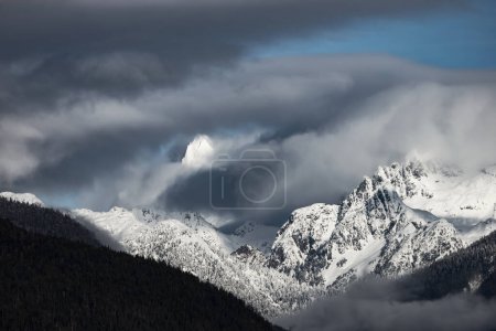 Téléchargez les photos : Canadian Mountain Landscape Nature Background. Sunny Winter Day. Howe Sound near Squamish, British Columbia, Canada. Artistic Render - en image libre de droit