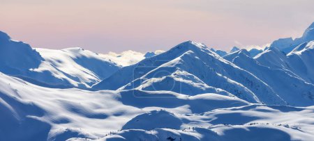 Téléchargez les photos : Snow and Cloud covered Canadian Nature Landscape Background. Winter Season in Whistler, British Columbia, Canada. From Blackcomb Mountain - en image libre de droit