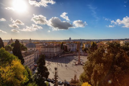 Téléchargez les photos : Landmark Square, Piazza del Popolo, in Downtown Rome, Italy. Sunny Day. - en image libre de droit
