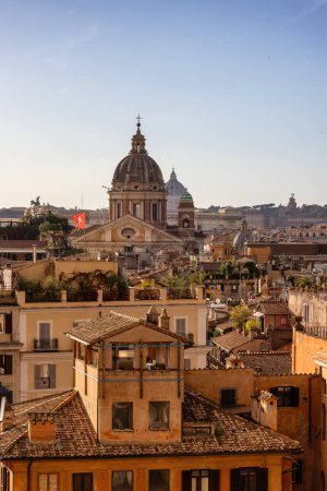 Foto de Buildings in Downtown City of Rome, Italy. Sunny Fall Season day. - Imagen libre de derechos