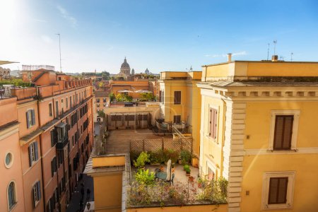 Téléchargez les photos : Residential Apartment Buildings in Downtown City of Rome, Italy. Sunny Fall Season day. - en image libre de droit