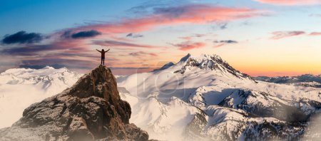 Téléchargez les photos : Adventurous Woman Hiker standing on top of icy peak with rocky mountains in background. Adventure Composite. 3d Rendering rocks. Aerial Image of landscape from BC, Canada. Dramatic. 3d Illustration - en image libre de droit
